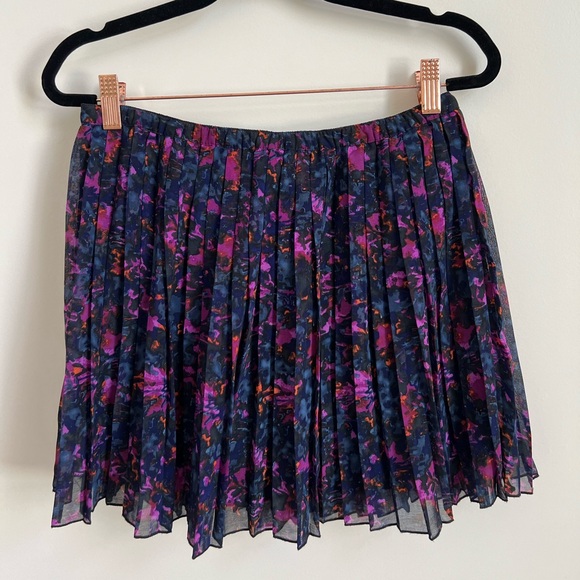 Multicolor Pattern Mini Pleat Skirt - Picture 3 of 7